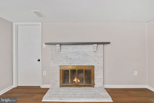 14843 EMBERDALE DR, Woodbridge, VA 22193
