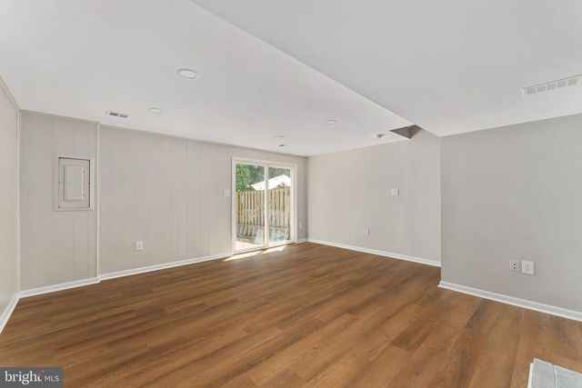 14843 EMBERDALE DR, Woodbridge, VA 22193