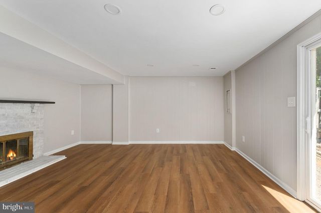14843 EMBERDALE DR, Woodbridge, VA 22193