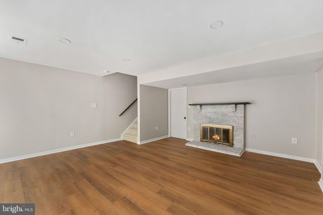 14843 EMBERDALE DR, Woodbridge, VA 22193