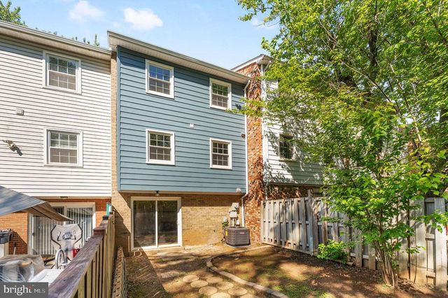 14843 EMBERDALE DR, Woodbridge, VA 22193