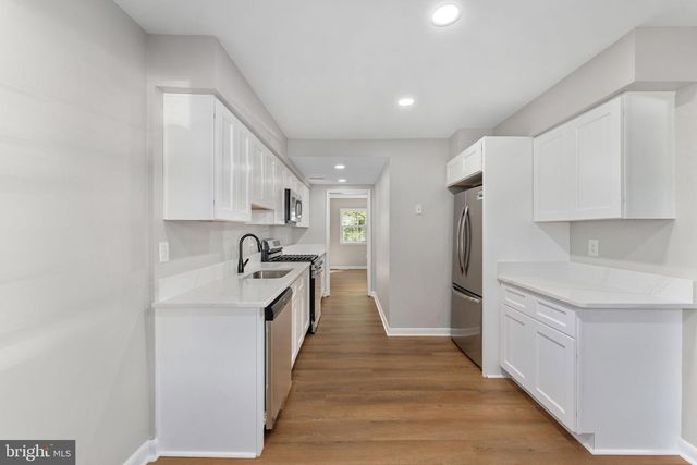 14843 EMBERDALE DR, Woodbridge, VA 22193