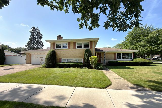 801 S See Gwun Avenue, Mount Prospect, IL 60056