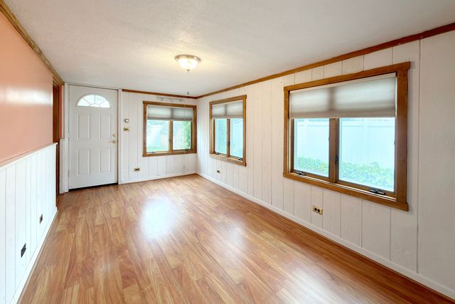 801 S See Gwun Avenue, Mount Prospect, IL 60056