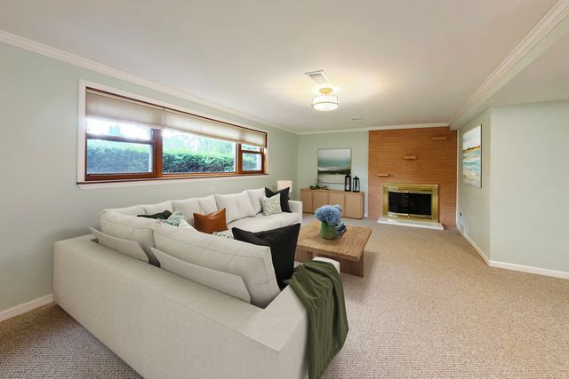 801 S See Gwun Avenue, Mount Prospect, IL 60056
