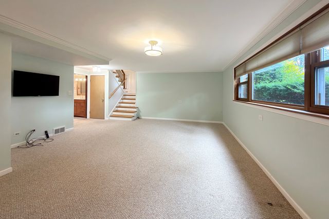 801 S See Gwun Avenue, Mount Prospect, IL 60056