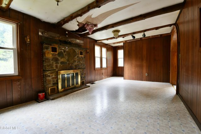 318 Howe Road, Lake Luzerne, NY 12846