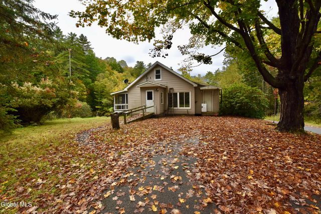 318 Howe Road, Lake Luzerne, NY 12846