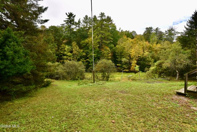 318 Howe Road, Lake Luzerne, NY 12846