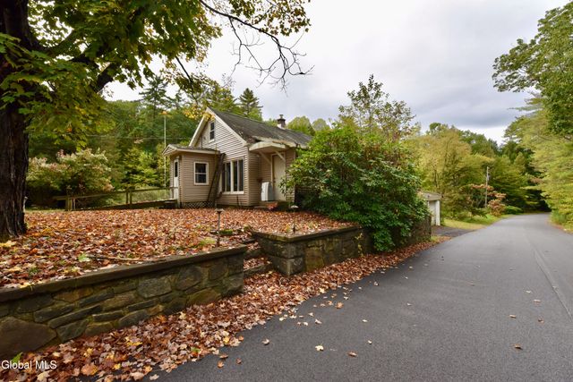 318 Howe Road, Lake Luzerne, NY 12846