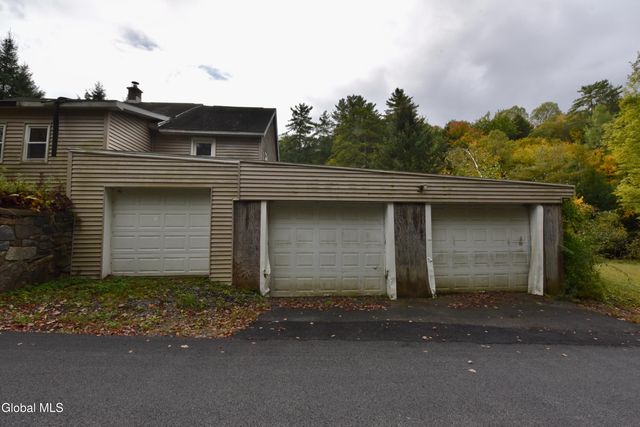 318 Howe Road, Lake Luzerne, NY 12846