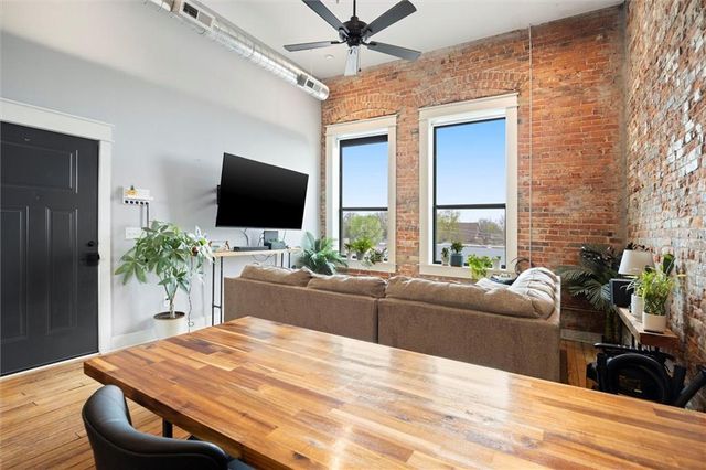 104-106 N Independence Street, Harrisonville, MO 64701