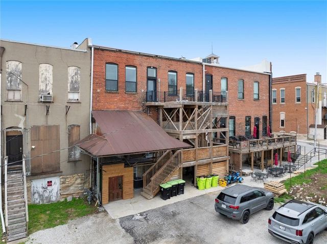 104-106 N Independence Street, Harrisonville, MO 64701