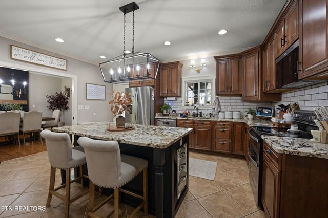 1913 E Union Valley Rd, Seymour, TN 37865