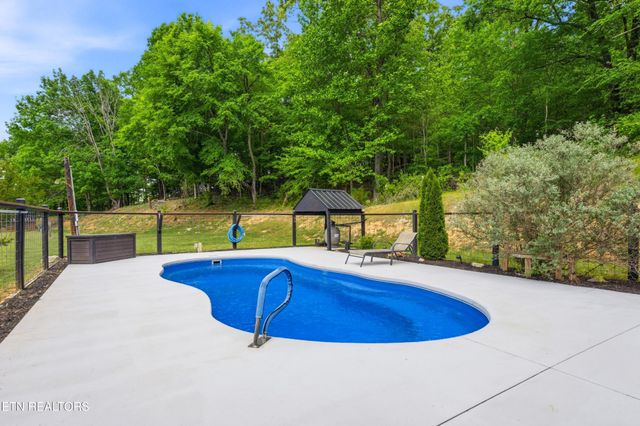 1913 E Union Valley Rd, Seymour, TN 37865