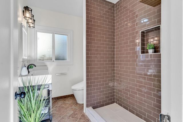 3000 56Th Ave, Oakland, CA 94605