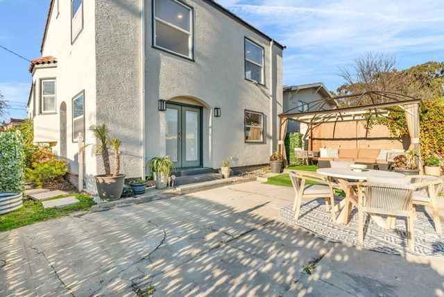 3000 56Th Ave, Oakland, CA 94605