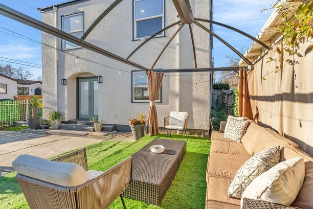 3000 56Th Ave, Oakland, CA 94605