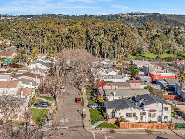 3000 56Th Ave, Oakland, CA 94605