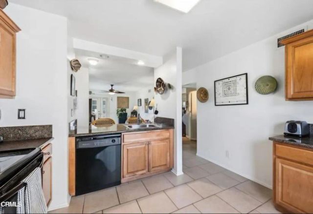 5211 Village 5, Camarillo, CA 93012