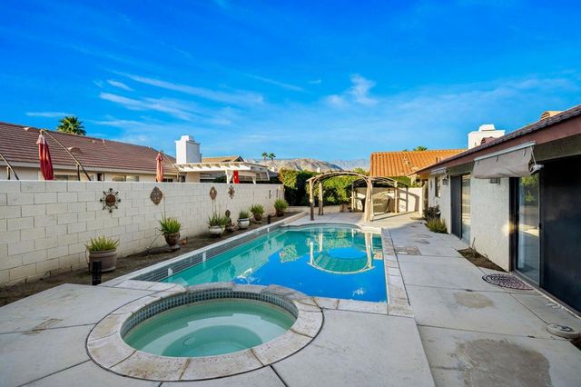 75451 Santa Fe Trail, Palm Desert, CA 92211