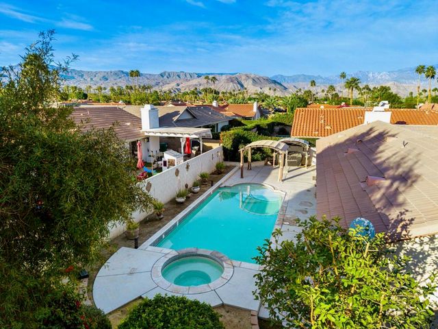 75451 Santa Fe Trail, Palm Desert, CA 92211