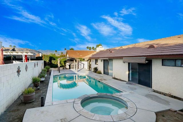 75451 Santa Fe Trail, Palm Desert, CA 92211