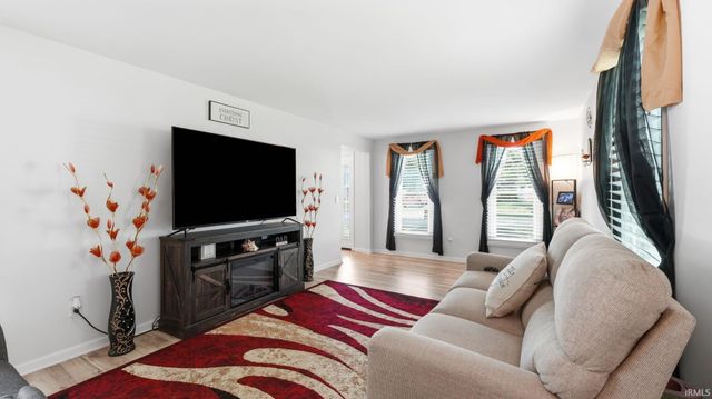 7608 Hope Farm Road, Fort Wayne, IN 46815
