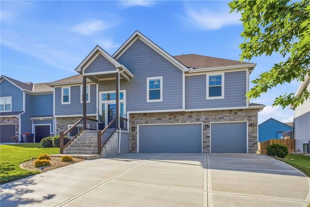 16029 Glenview Street, Basehor, KS 66007