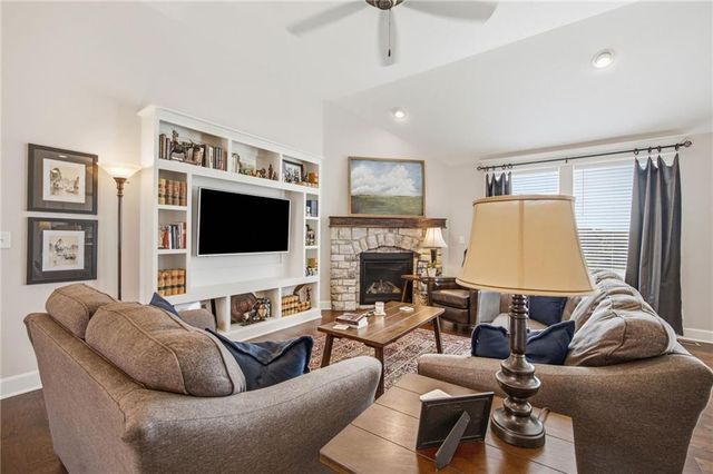 16029 Glenview Street, Basehor, KS 66007