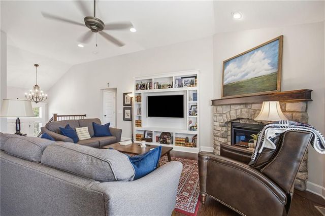 16029 Glenview Street, Basehor, KS 66007