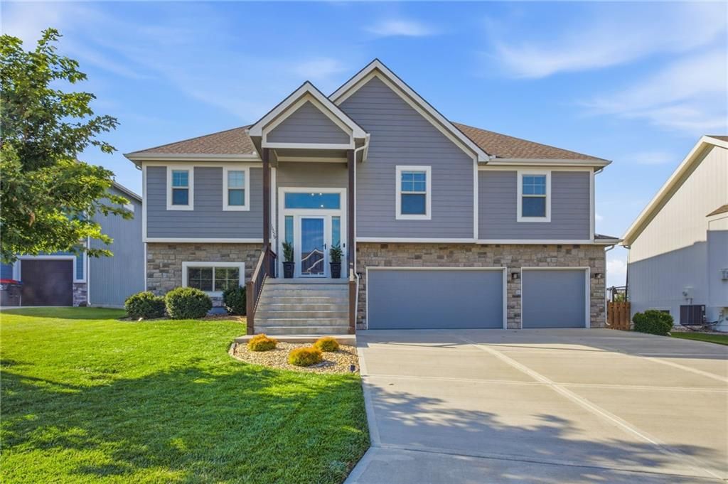 16029 Glenview Street, Basehor, KS 66007