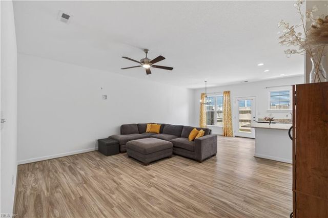2421 Trafton PL, Chesapeake, VA 23320