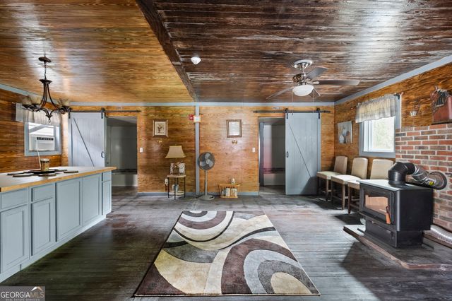 450 S Oak Street, Jackson, GA 30233