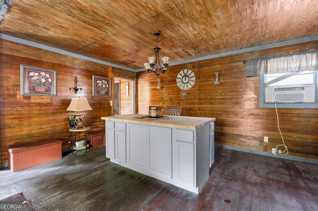 450 S Oak Street, Jackson, GA 30233