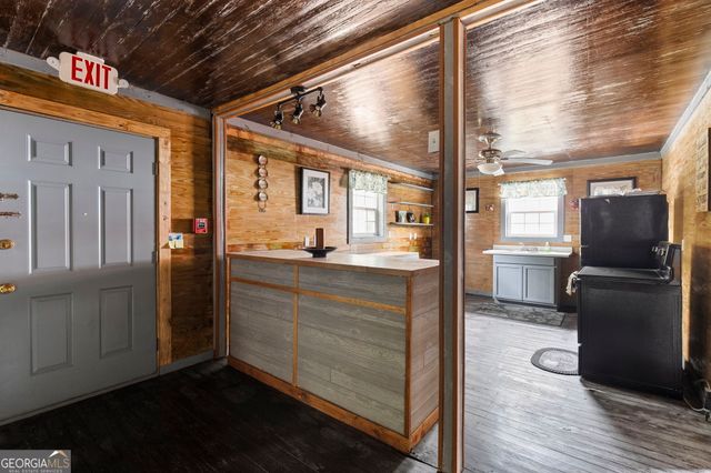 450 S Oak Street, Jackson, GA 30233