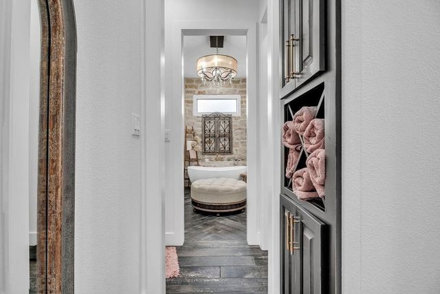 911 Mountain Park Dr, Big Spring, TX 79720