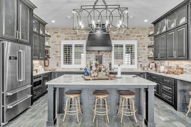 911 Mountain Park Dr, Big Spring, TX 79720