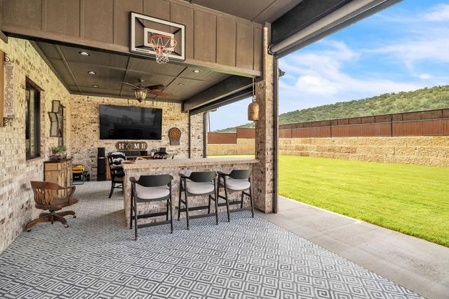 911 Mountain Park Dr, Big Spring, TX 79720