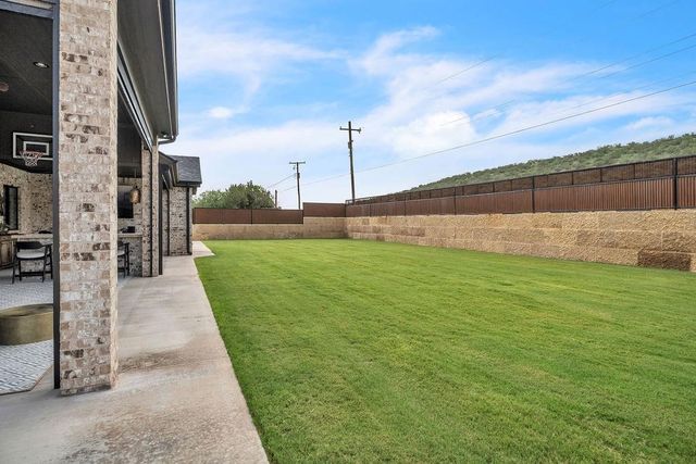 911 Mountain Park Dr, Big Spring, TX 79720