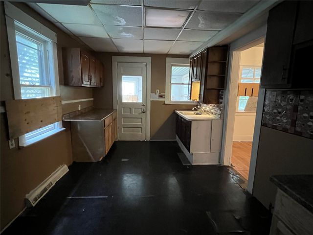 735 E 24TH Street, Erie, PA 16503