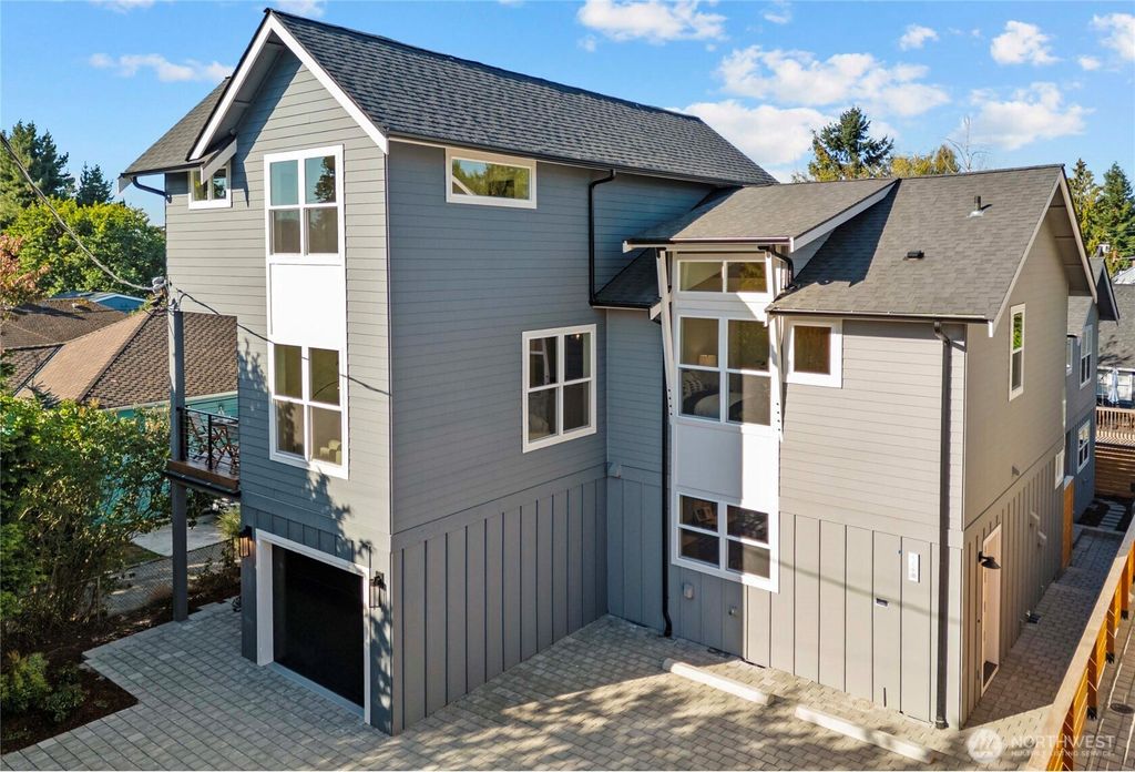 7350 22nd Avenue NW #B, Seattle, WA 98117