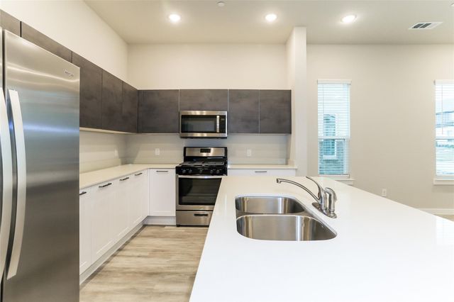 1336 Creekbank Drive, Mckinney, TX 75071