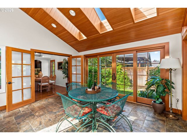 1265 FROGS LEAP Ln, Eugene, OR 97404