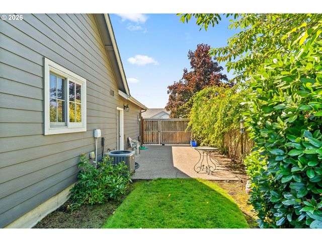 1265 FROGS LEAP Ln, Eugene, OR 97404