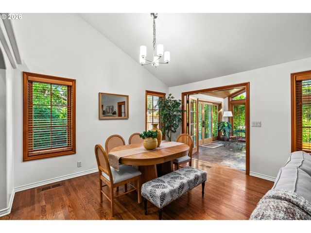 1265 FROGS LEAP Ln, Eugene, OR 97404