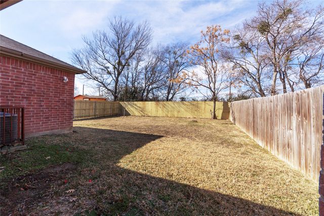 1123 Warrior Drive, Dallas, TX 75253