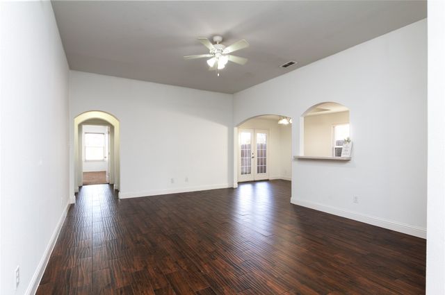 1123 Warrior Drive, Dallas, TX 75253