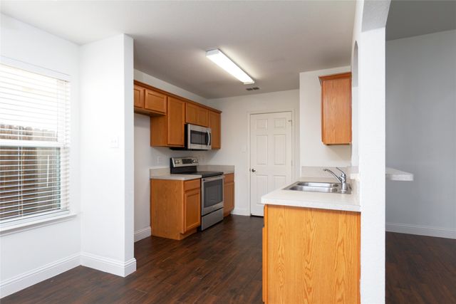 1123 Warrior Drive, Dallas, TX 75253