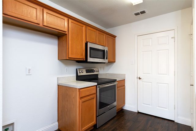 1123 Warrior Drive, Dallas, TX 75253